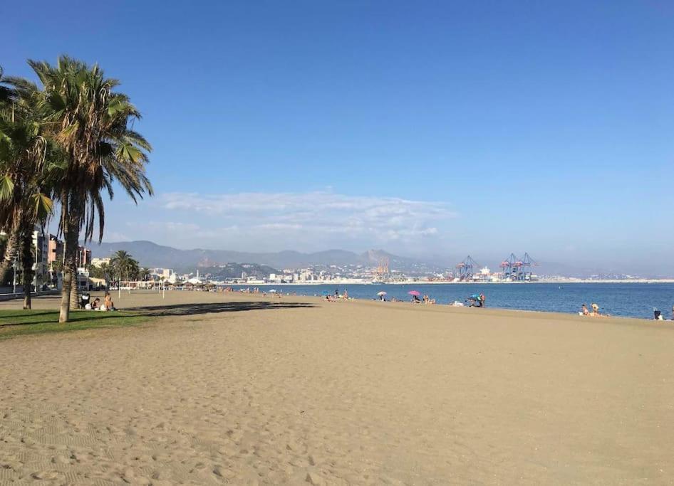 Junto Estación Tren Y La Playa, Garaje Incluido *